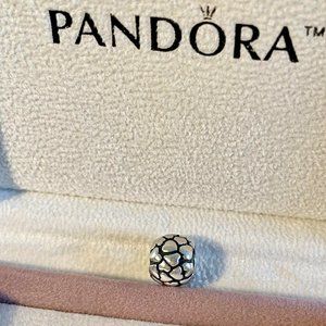 PANDORA 👑 Moments, Multiple Hearts Charm